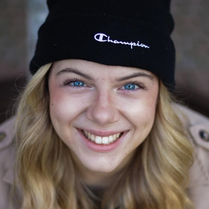 Portrait of Anya Patel meditation instructor